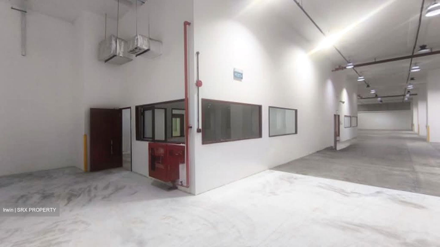 Toh Guan Road (D22), Warehouse #558748231